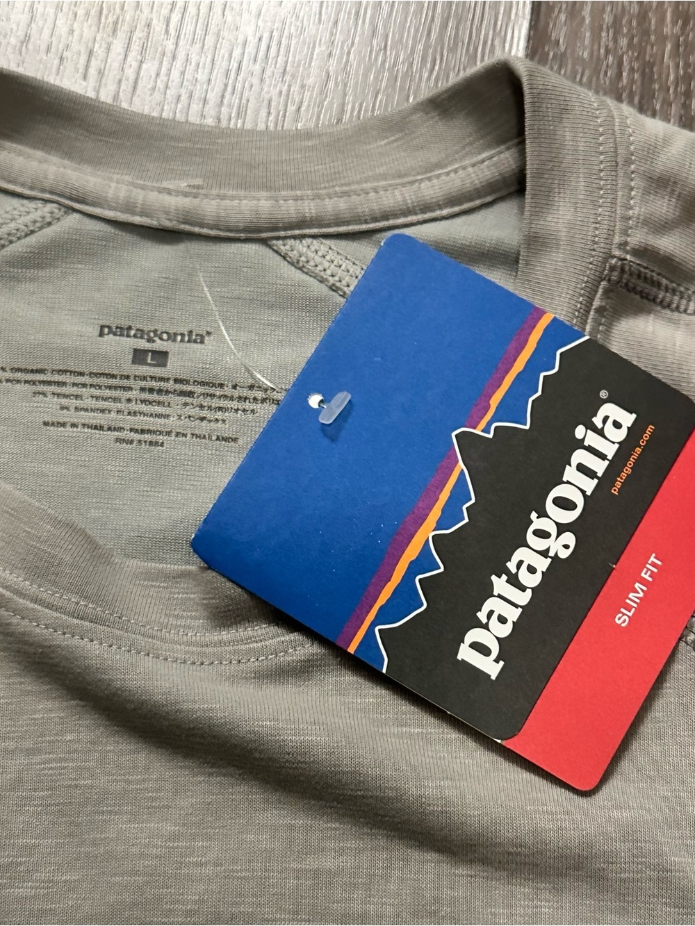 NWT Patagonia Slim Fit Longsleeve - Picture 3 of 4